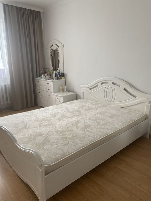 Кровать с матрасом