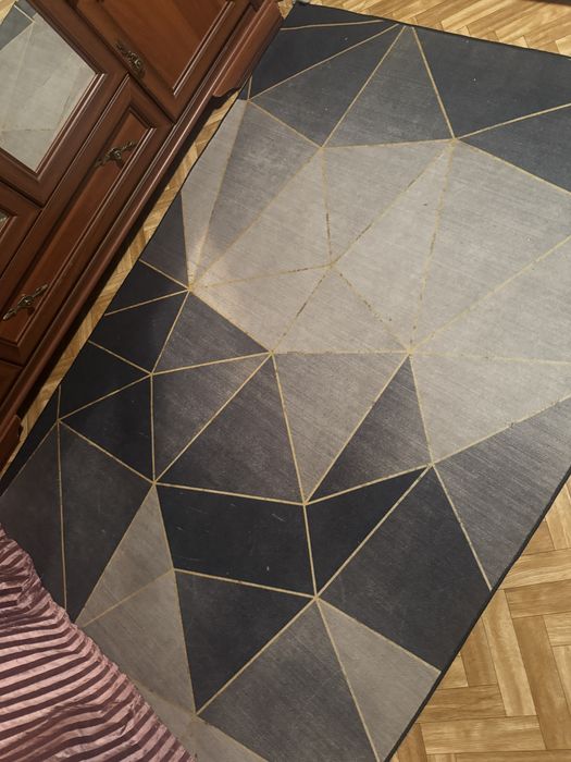 Ковер, в хорошем состоянии