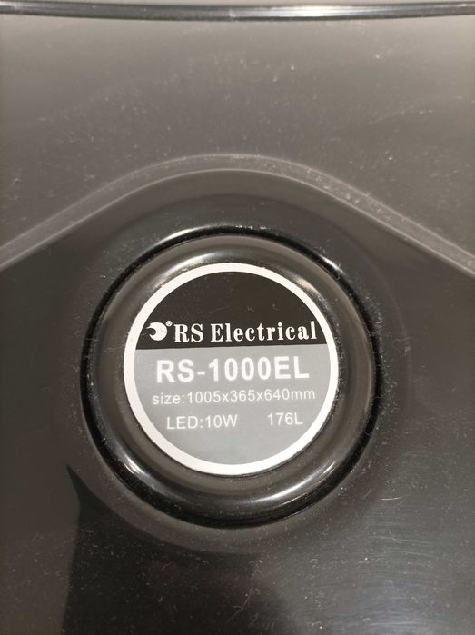 Продавам аквариум с шкаф