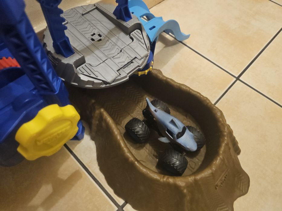 Vând Spălătorie Monster Jam