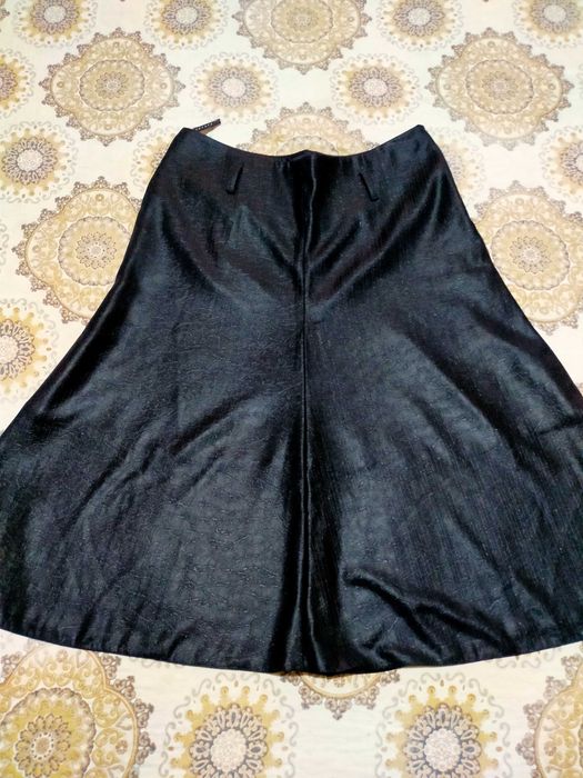 ВСЁ ПО 25000 сум. Продаются юбки,, размер 48-50.