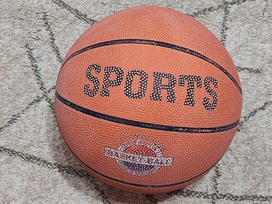 Продаются мячи Футбольный и Баскетбольный