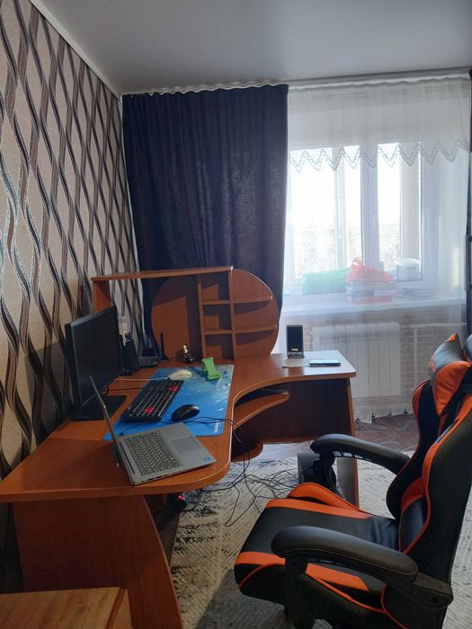 Стол компьютерный