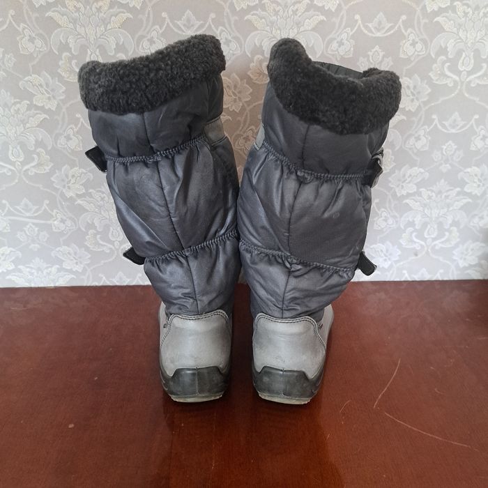 Продам зимние сапоги