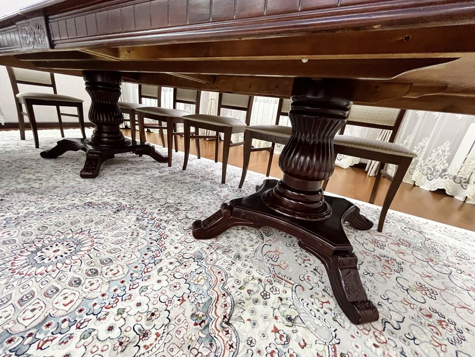 Стол из чистого дерева