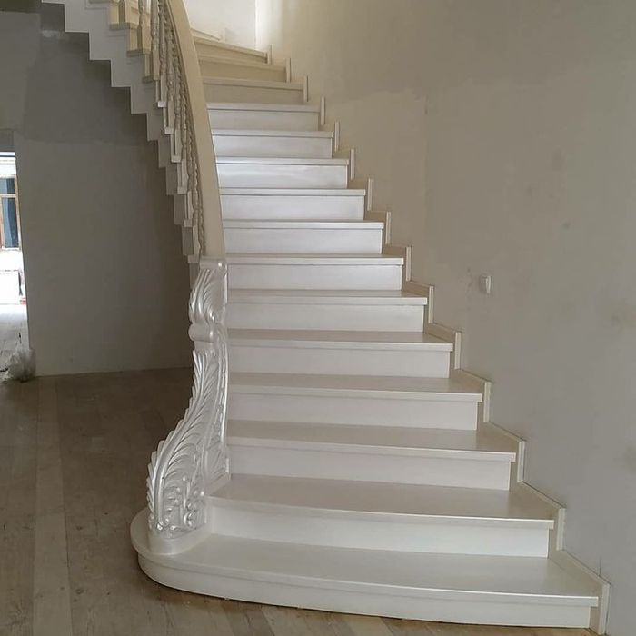 Принимаем лестницы на заказ