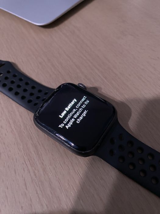 Apple Watch Series 4 Nike 44mm WiFi