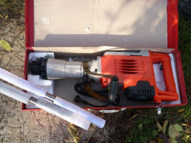 Picamer ciocan demolator puternic 2kw si 2,4