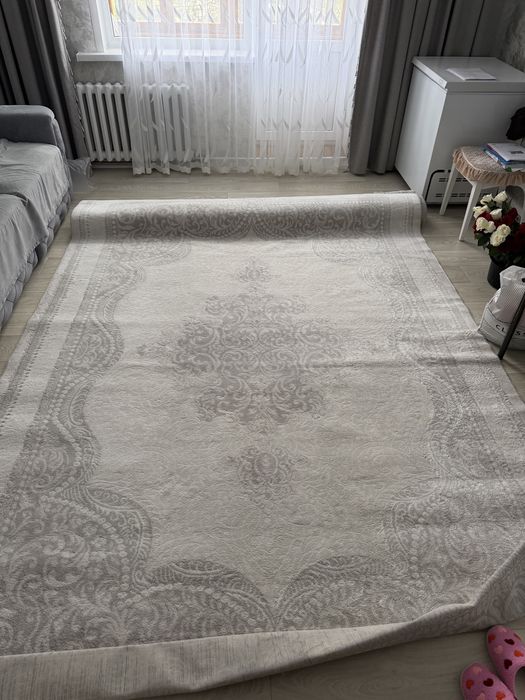 Продам ковер 2,5*3,5 стиранный чистый