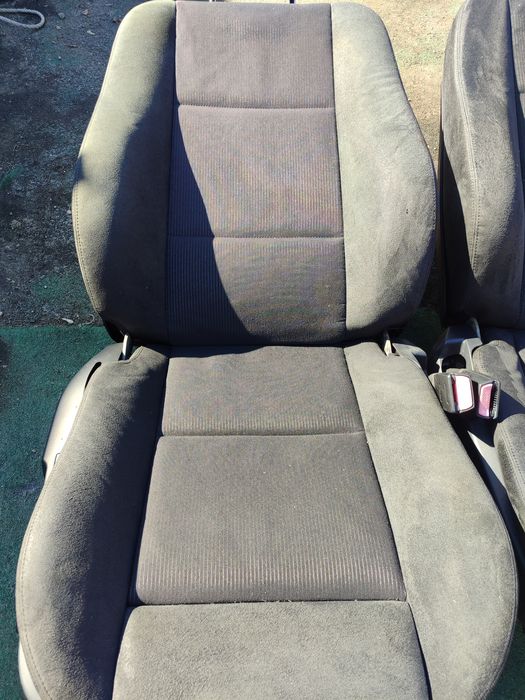 Продам два комплекта сиденья BMW E39