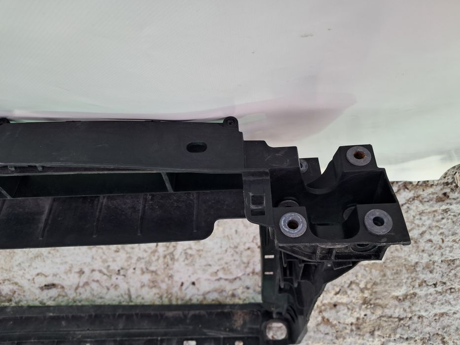 Преден панел Очиларка Skoda Octavia 4