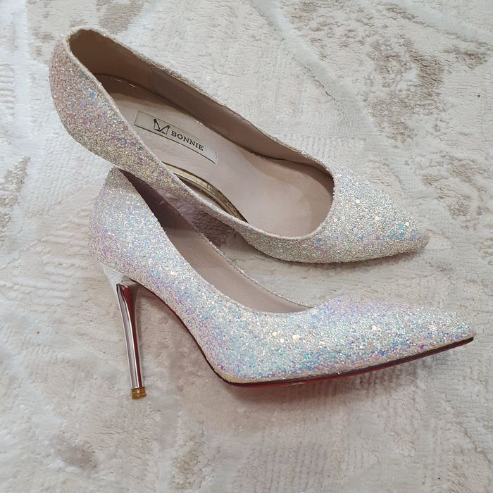 продаются туфли