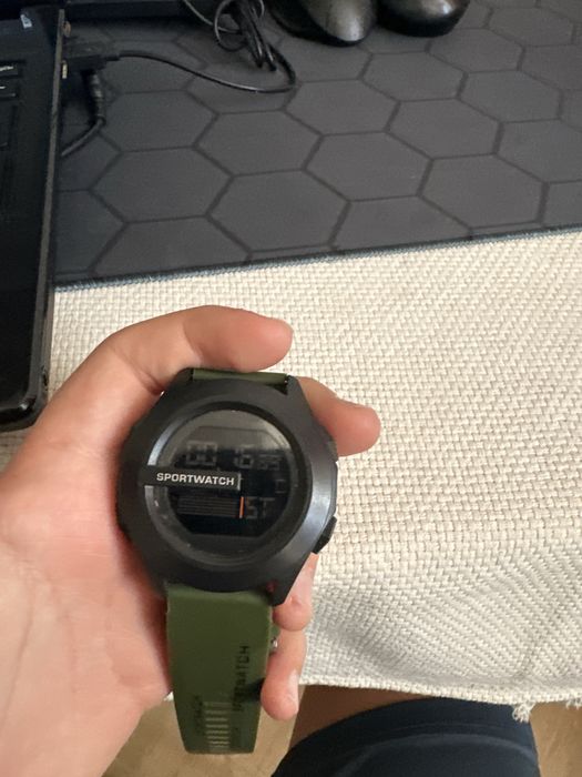 Продам спортивные часы