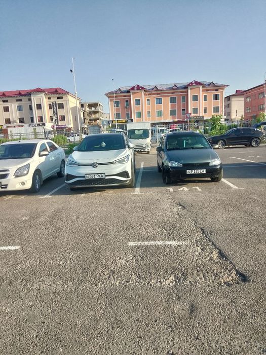 Lada kalina suroshni sotiladi