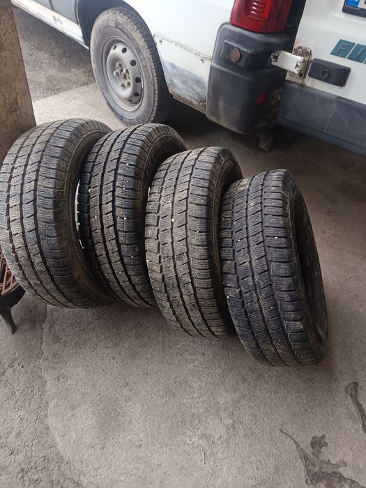 225 70 15 C бусови гуми