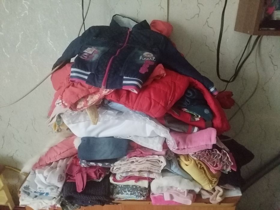 Отдам детскую одежду и обувь