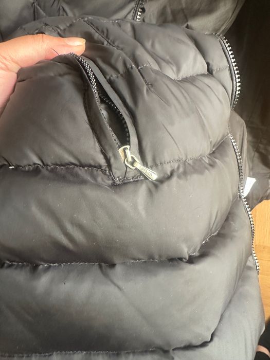 Зимно яке Guess.