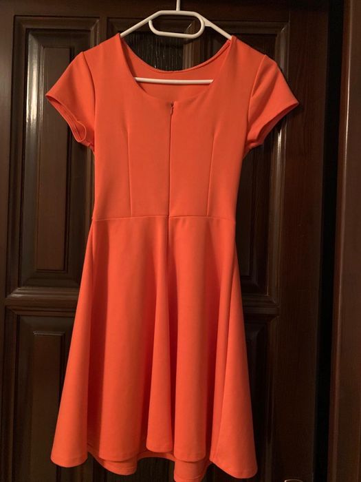 Rochie portocalie in clos