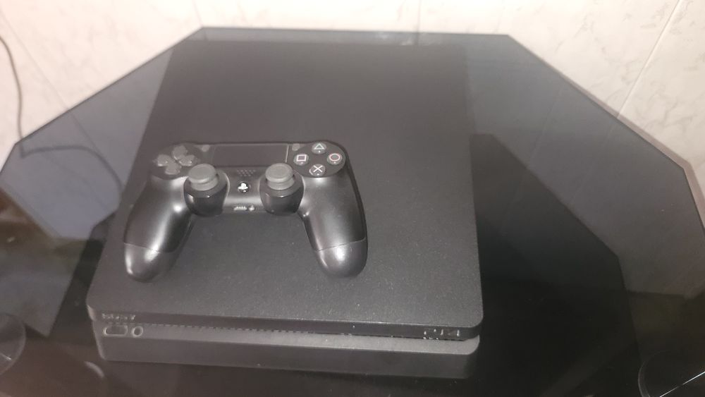 Срочно продается ps4 slim на 500GB