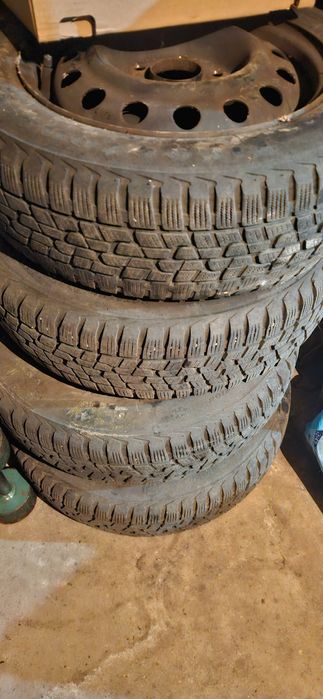 Set 4 anvelope cu jenti