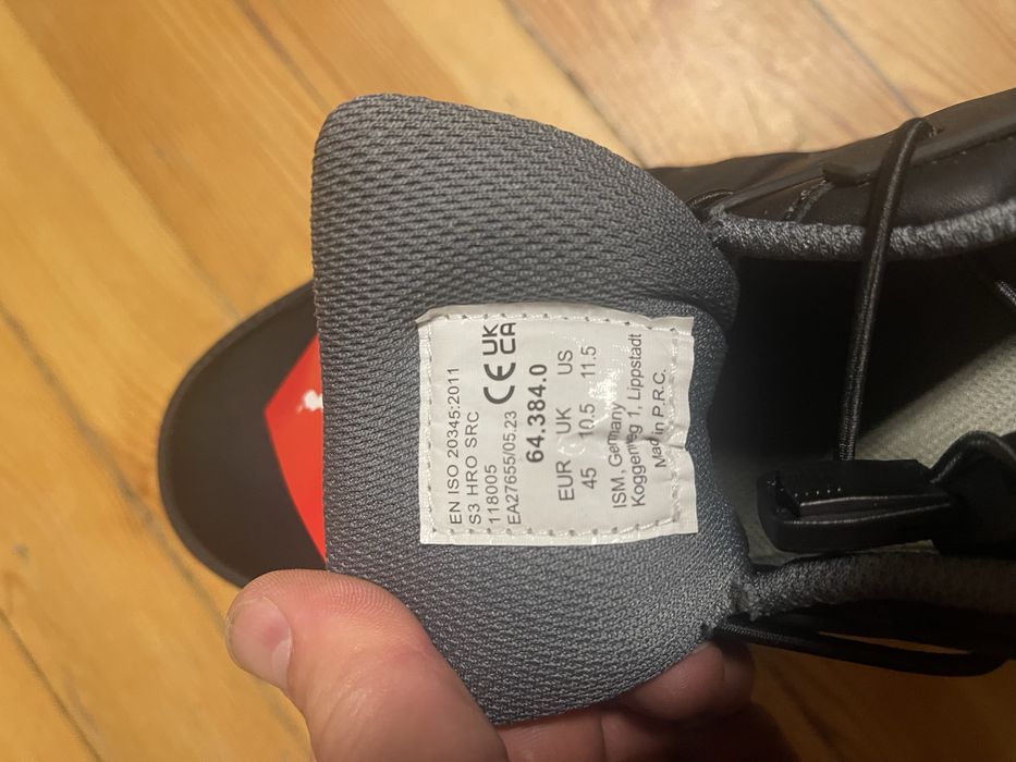 Продавам работни обувки