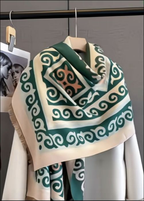 Шарф с орнаментам