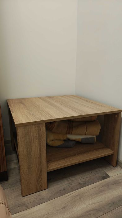 Masuța living din lemn