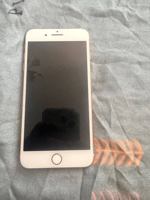 Iphone 8 plus srochna sotiladi