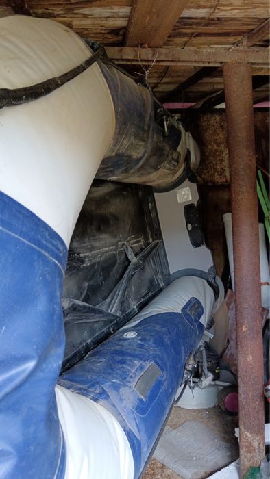 Лодка с твърдо алуминиево дъно