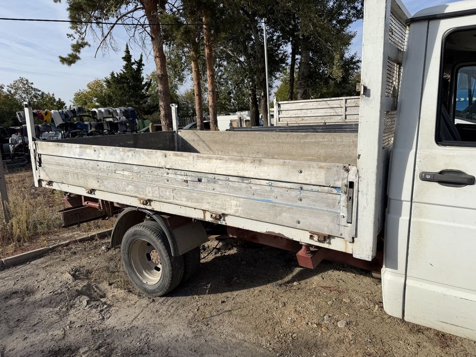 Тристранна Самовално Упедба от Iveco 3.50/2.15см