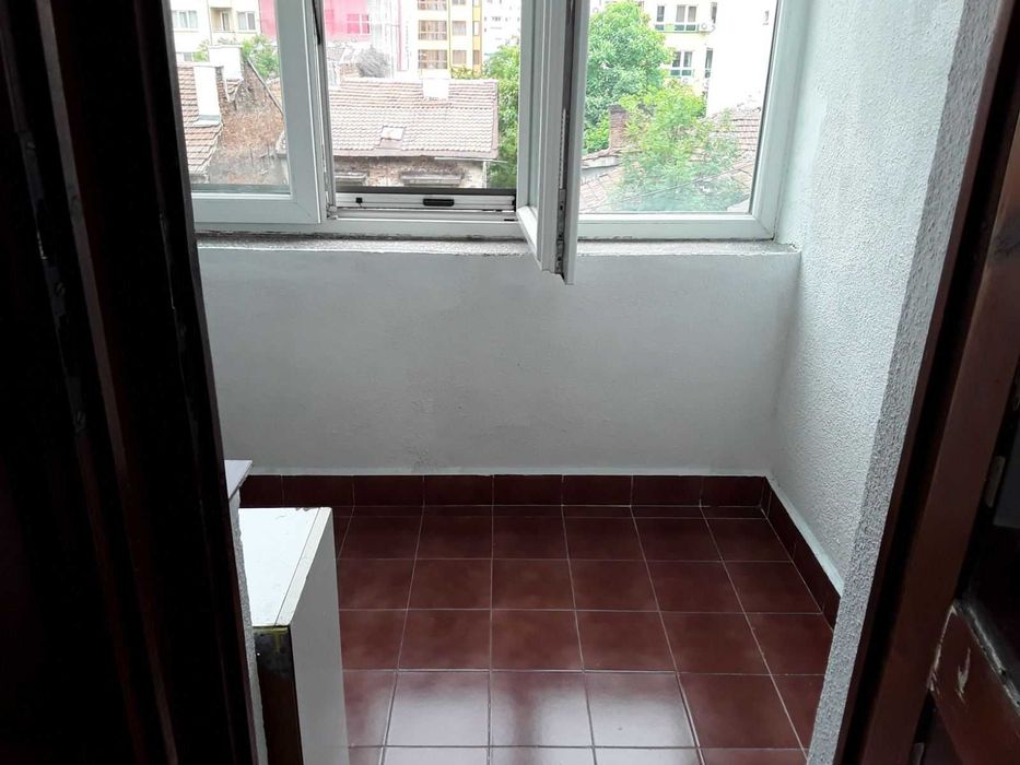 Дава се под наем Тристаен апартамент в София, Център - 100 кв.м за 857.82 € - Снимка #8