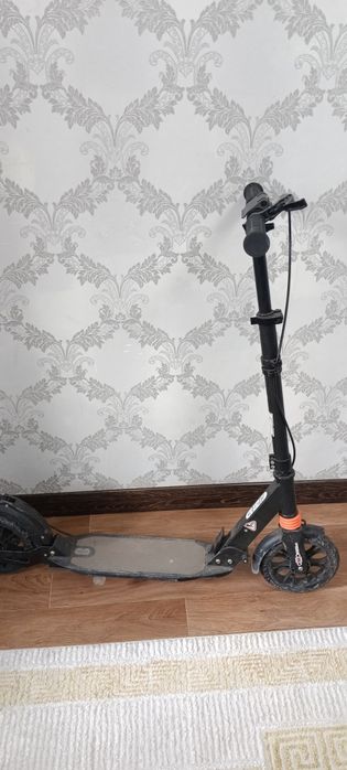 Самокаты подростков.