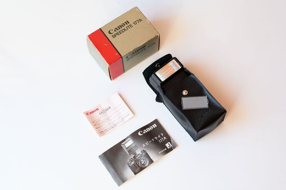 Bliț/Flash Canon Speedlite 177A pentru Canon AE-1 A-1 cu husă de piele în cutie originală