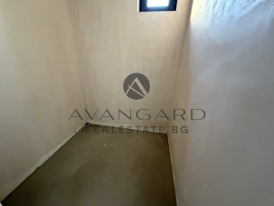 Продава се Четиристаен апартамент в Пловдив, Тракия - 191 кв.м за 734 €/кв.м - Снимка #8