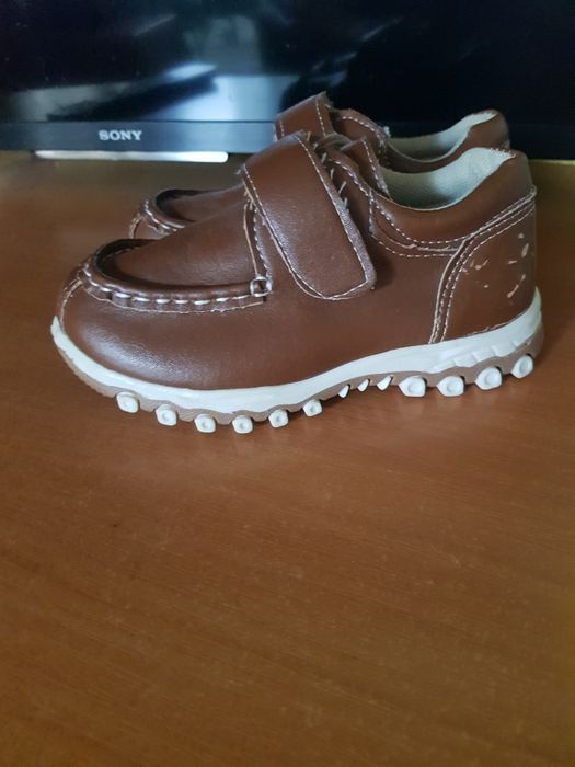 Pantofi pentru băieți