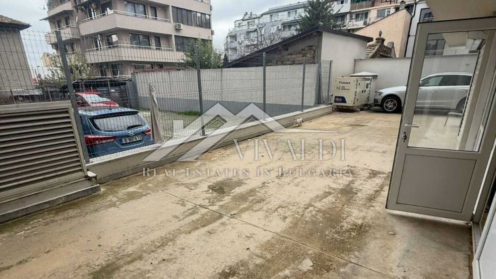 Продава се Офис в Варна, Център - 123 кв.м за 1204 €/кв.м - Снимка #1