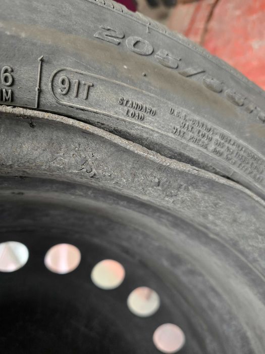 Doua cauciucuri de iarna  +janta