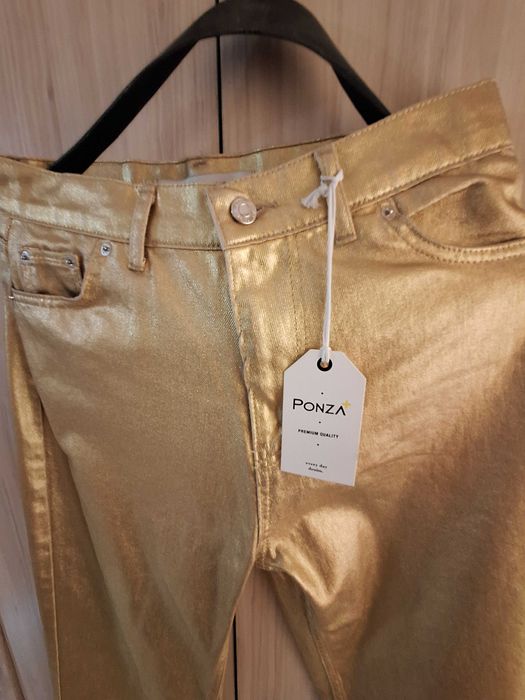 Дамски дънки в цвят злато