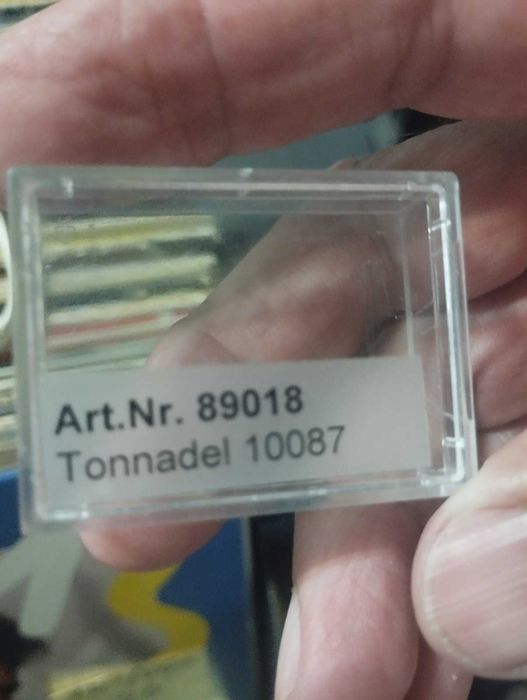 Грамофон LOEWE с нова игла