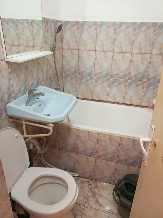 Închiriez garsonieră