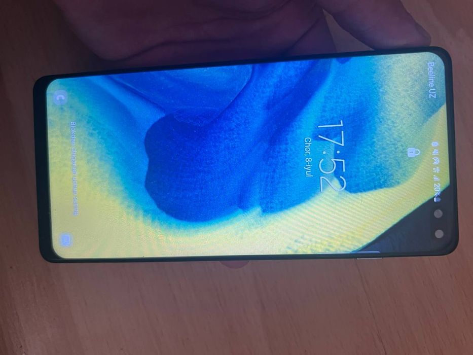 Samsung  S10+ telefoni