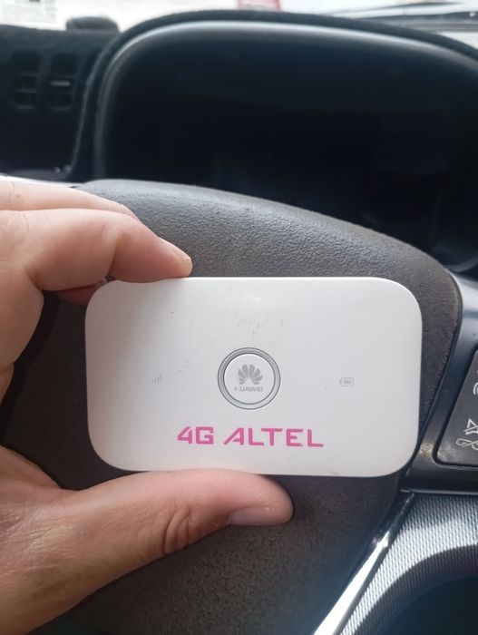 Huawei E5573 Avto Router 4G LTE router Taxi va uydaxam qo'llash mumkin