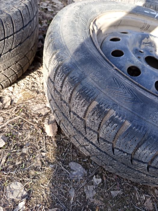 Продам резину с дисками R14 .размер ширина185 высота 65. Диски  4*98