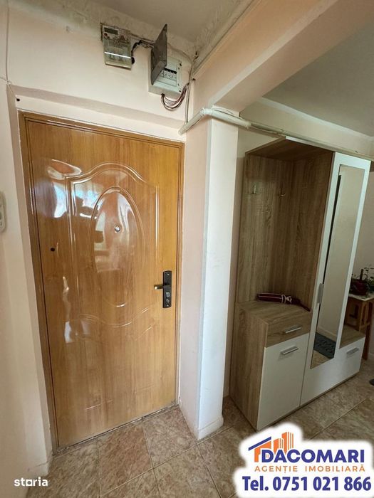 Apartament 3 Camere Micro 40 – Poziție Excelentă la Strada Principală!