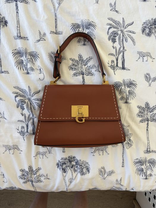 Дамска чанта Guess