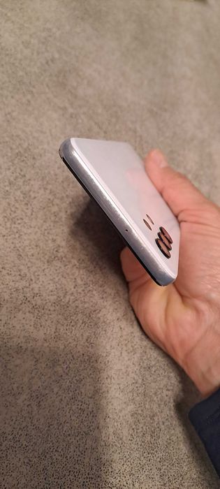 Продавам Samsung Galaxy A32