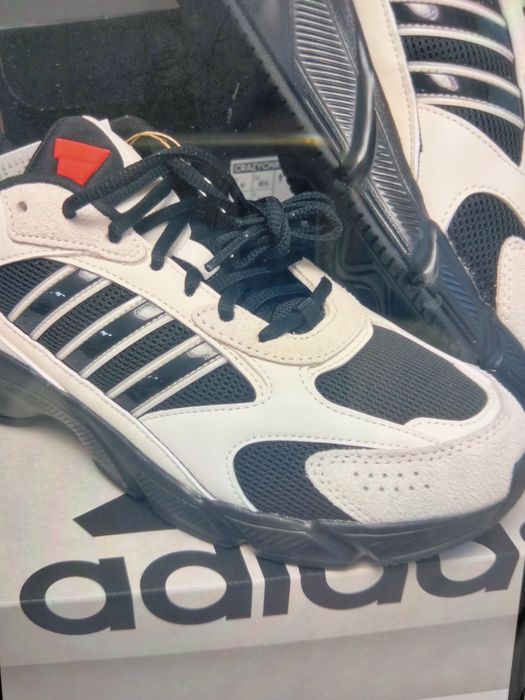Кроссовки Adidas оригинал.