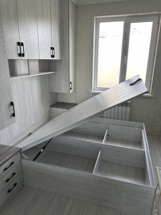 Спалний мебел сотилади