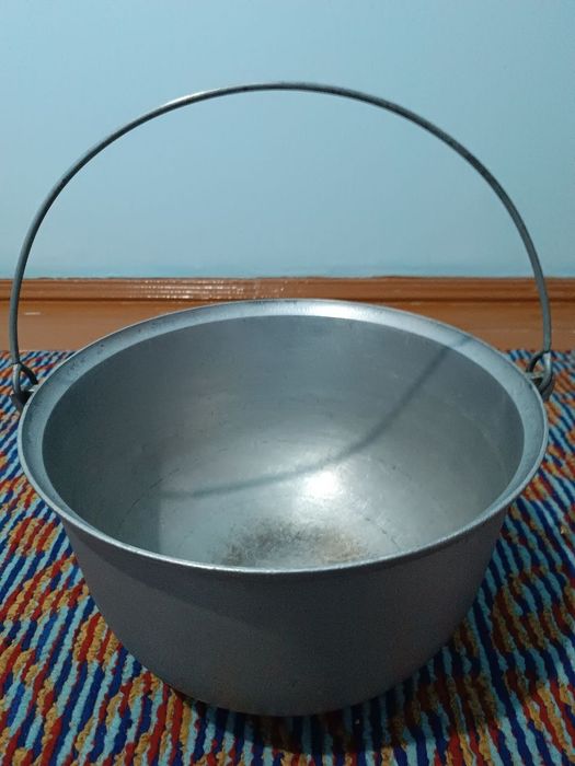 Охотничьий чугунный казан 20л