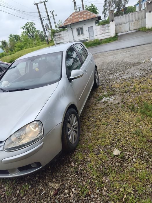 Vând Golf 5 1.9TDI